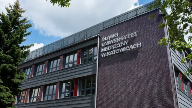 Śląski Uniwersytet Medyczny w Katowicach: Kluczowe informacje i oferty edukacyjne