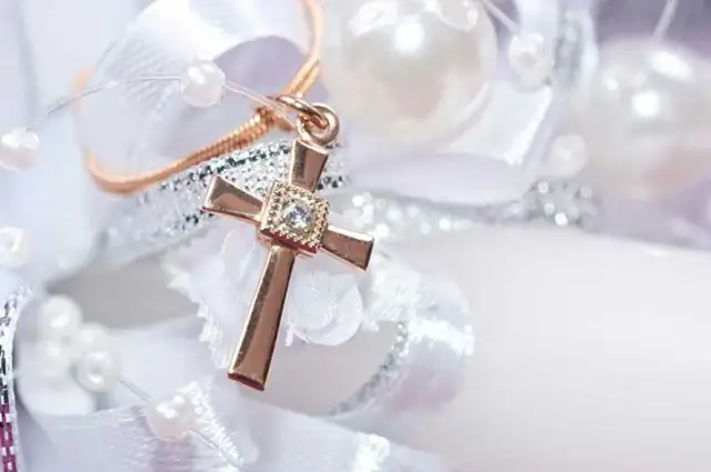 Chrzciny ile się daje - ile pieniędzy powinno się wręczyć?