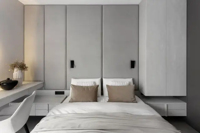 Mała sypialnia: Jak urządzić, by była duża i komfortowa?