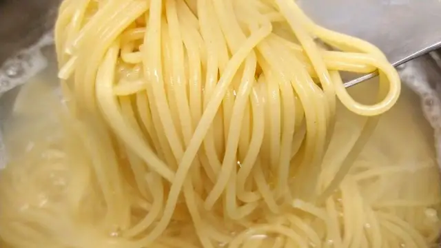 Jak idealnie ugotować makaron spaghetti al dente i uniknąć błędów