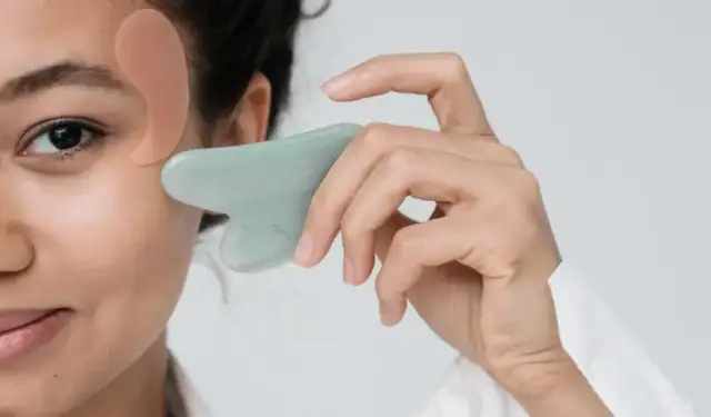 Skuteczny demakijaż: Czym zmywać makijaż, by cera była zdrowa?