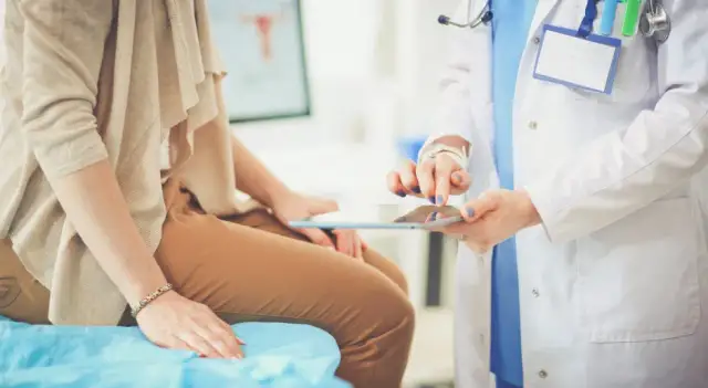 Chirurg NFZ i prywatnie: Skierowanie? Kiedy tak, kiedy nie?