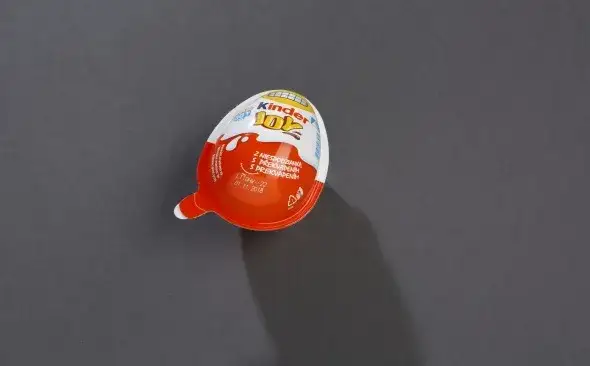 Ile kalorii ma Kinder Jajko (110 kcal)? Skład, cukier, alternatywy.