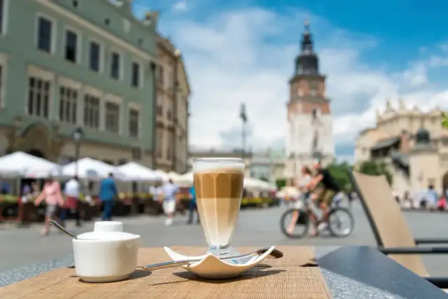 Gdzie zjeść w Krakowie Stare Miasto? Odkryj najlepsze miejsca na posiłek
