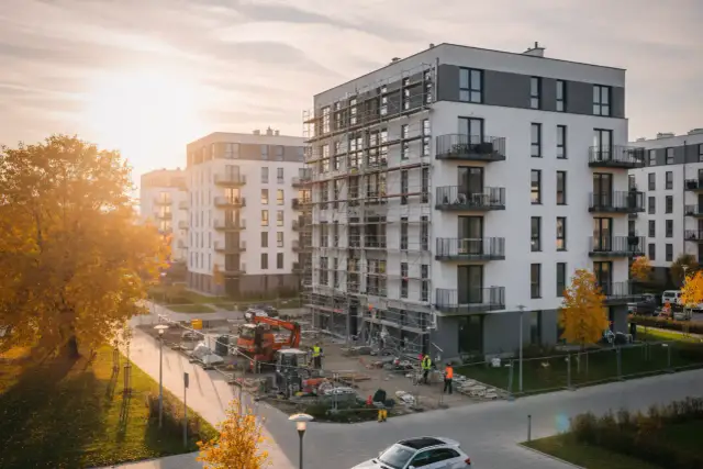 Deweloper narzuca notariusza? Twoje prawa i jak się bronić!