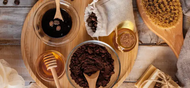 Peeling skóry głowy: Jak zrobić w domu? Przepisy i porady