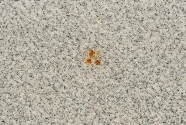 Jak skutecznie usunąć rdzę z łazienki? Poradnik krok po kroku