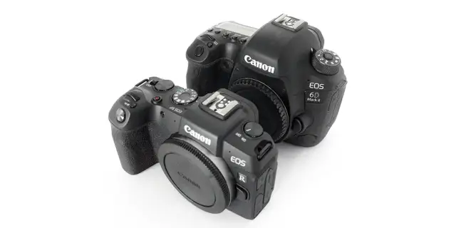 Lustrzanka vs bezlusterkowiec 2026: Który aparat wybrać?