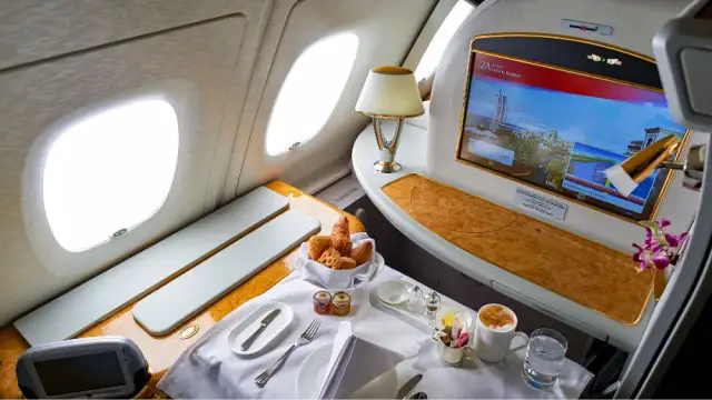 Ile kosztuje lot biznes klasą? Ceny, które Cię zaskoczą