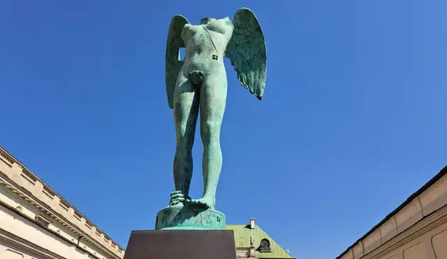 Igor Mitoraj Helios - fascynująca rzeźba, która zachwyca detalami