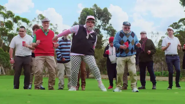 Kto śpiewa "Dance Monkey"? Poznaj Tones and I i historię hitu!