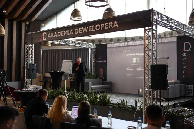 Jak zostać deweloperem? Przewodnik krok po kroku i nowe zasady 2024