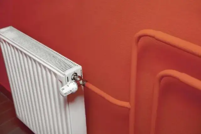 Jak zamaskować rury od centralnego ogrzewania - 6 sprawdzonych metod