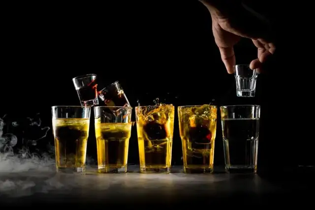 Jak przygotować idealny jager bomb drink - przepis i porady