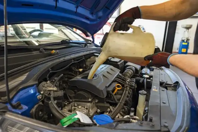 Ile zajmuje wymiana oleju? Sprawdź, co wpływa na czas usługi