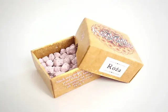 Czy kadzidełka to grzech w wierze katolickiej? Oto co mówi Kościół