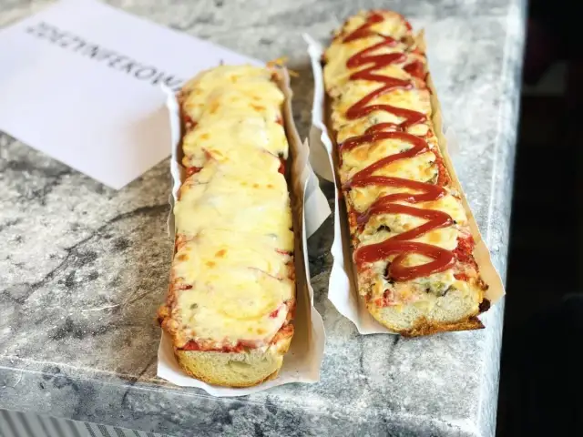 Najlepsze zapiekanki w Nowym Sączu: Kultowe miejsca i giganty!