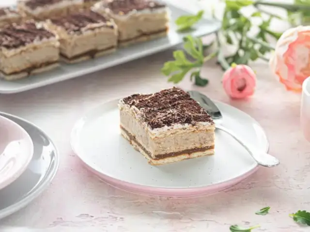 Co można zrobić z ugotowanego budyniu? 10 kreatywnych przepisów i pomysłów