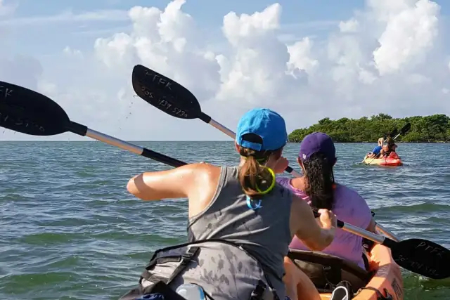 Kajakarstwo dla niepełnosprawnych: Przewodnik po wodnej przygodzie