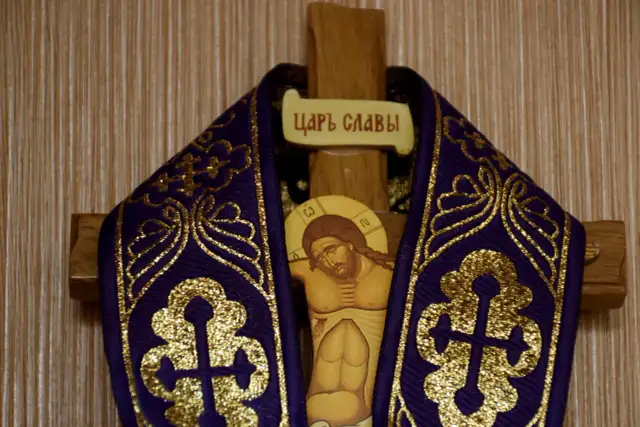 Czy katolik może nosić krzyż prawosławny? Oto, co warto wiedzieć