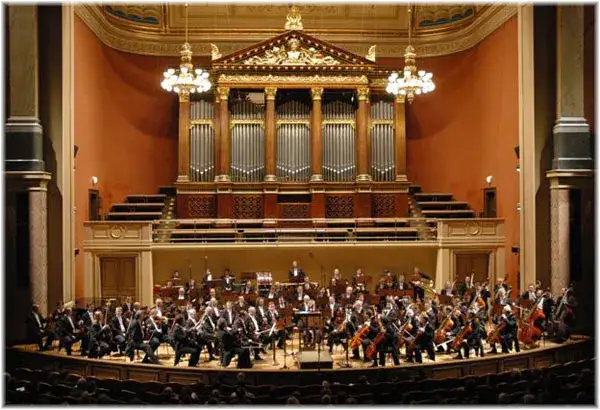 Czeska muzyka klasyczna: Dlaczego podbiła świat? Przewodnik