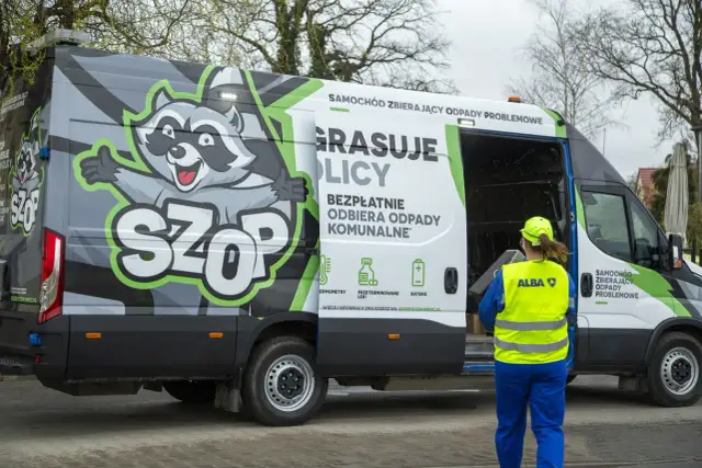 Samochód który zbiera elektrośmieci z osiedla - jak skorzystać z usługi?
