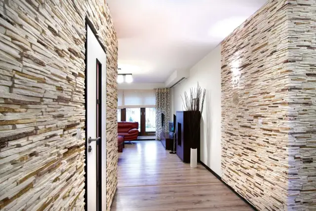 Najlepsze materiały na ściany w przedpokoju: 7 trwałych opcji