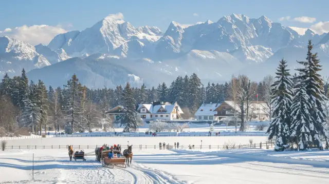 Zimowa Gubałówka: Kuligi, lodowisko oraz inne atrakcje dla rodzin