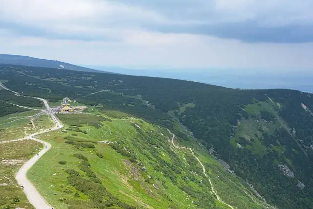 Najtrudniejszy szlak na Śnieżkę: Czarny Kocioł Łomniczki czy zima?