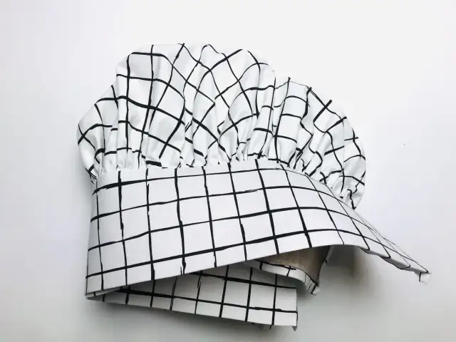 Jak zrobić czapkę kucharską w domu? Praktyczny poradnik DIY