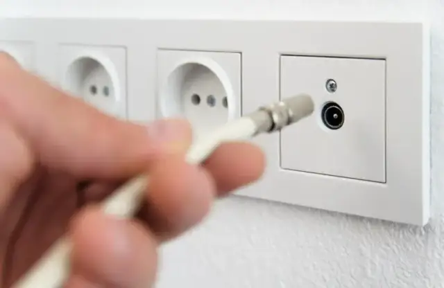 Jak podłączyć dwa telewizory do jednej anteny bez problemów z sygnałem