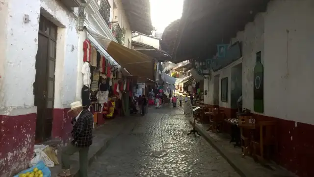 Czy w Meksyku jest bezpiecznie? Odkryj ryzykowne miejsca i porady