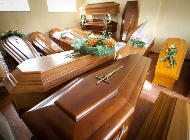 Ile kosztuje pogrzeb? Poznaj ukryte koszty i ważne informacje