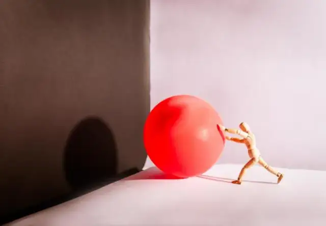 Jak przetrwać kryzys psychiczny i odzyskać spokój w trudnych chwilach