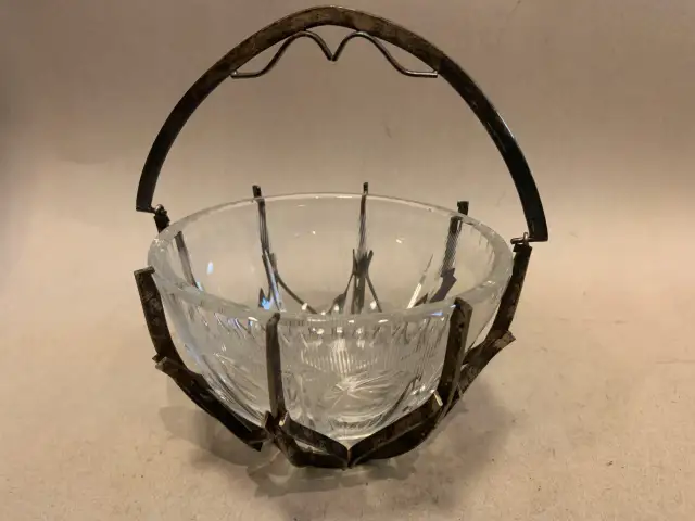 Hefra - zobacz eleganckie kryształowe cukiernice do domu