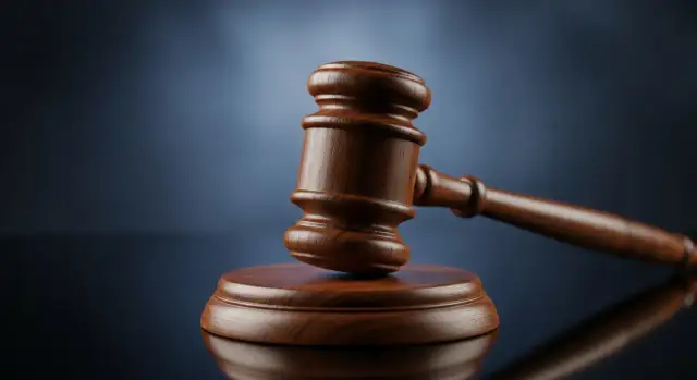 Czy adwokat może być karany? Sprawdź, jakie grożą mu kary