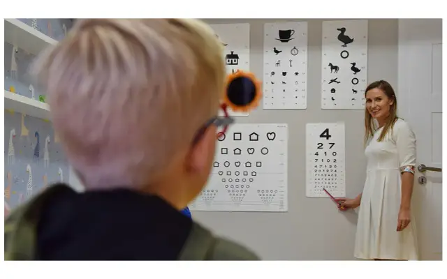 Domowe testy wzroku: Jak sprawdzić widzenie i kiedy do specjalisty?