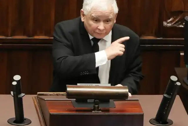 Ile zarabia Kaczyński? Zaskakujące fakty o jego dochodach