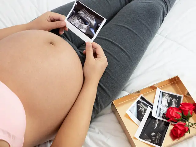 Kiedy brzuch ciążowy staje się widoczny? Odkryj swój kalendarz!