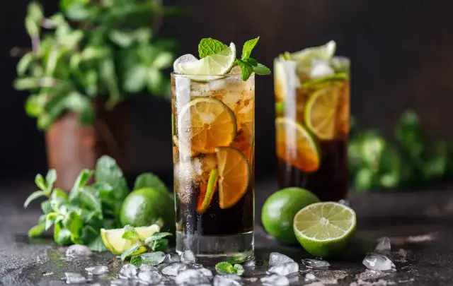 Cuba Libre perfetto: ricetta autentica e segreti per un Rum e Cola top