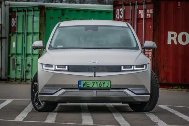 Jakie napięcie w samochodzie elektrycznym? Poznaj kluczowe różnice