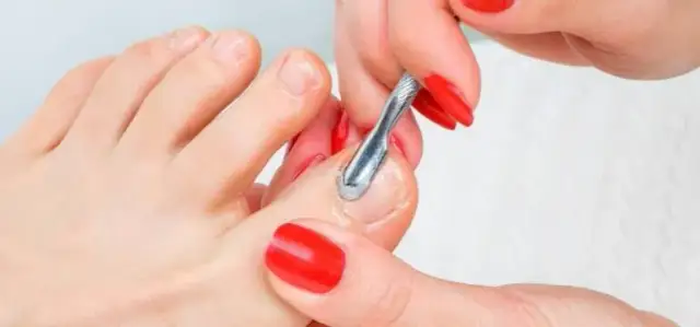 Stylizacja paznokci Gdańsk – jak uniknąć błędów i wybrać najlepszy salon