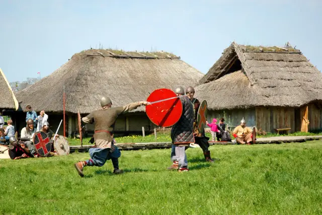 Skansen Słowian i Wikingów: Fascynujące atrakcje i wydarzenia