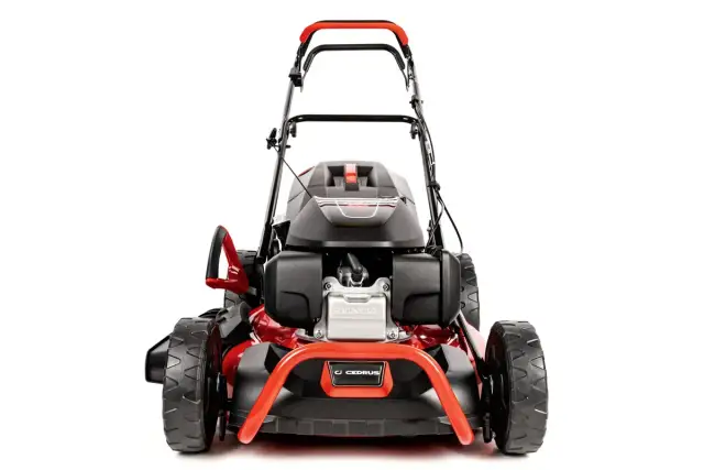 Ile pali kosiarka spalinowa? Sprawdź koszty i oszczędności