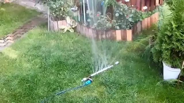 Zrób własny zraszacz obrotowy: Prosty poradnik DIY