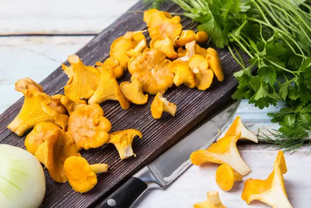 Najlepsze przyprawy do kurek – jak podkreślić smak grzybów w prosty sposób