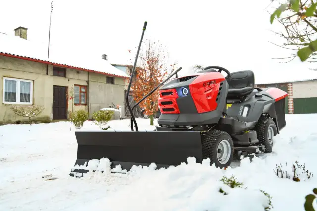 Traktorek kosiarka z pługiem? DIY poradnik budowy i orki.