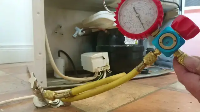 Jak sprawdzić gaz w lodówce? Objawy, diagnoza, koszty naprawy