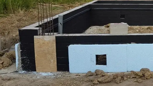 Izolacja fundamentów: Kompletny poradnik, by uniknąć błędów i strat