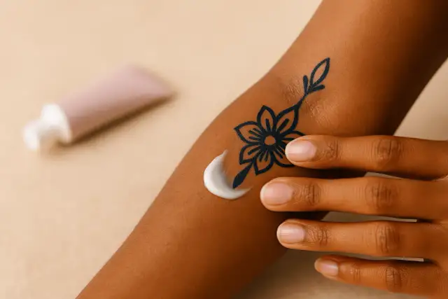 Jak zmyć tatuaż z henny? Skuteczne metody i co robić przy alergii